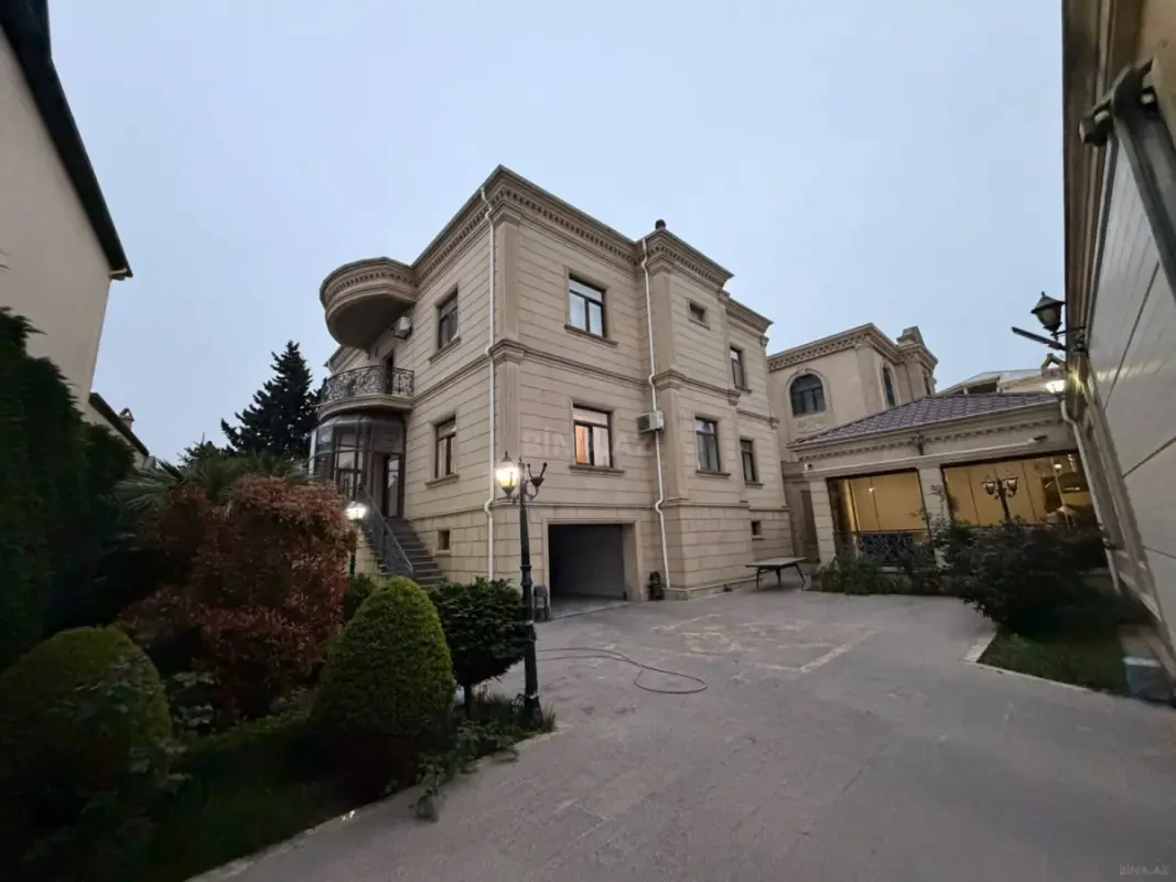 Satılır 7 otaqlı həyət evi 600 m²