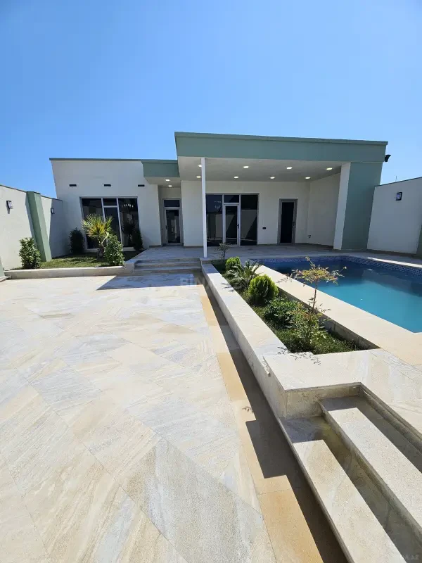 Satılır 4 otaqlı həyət evi 160 m²