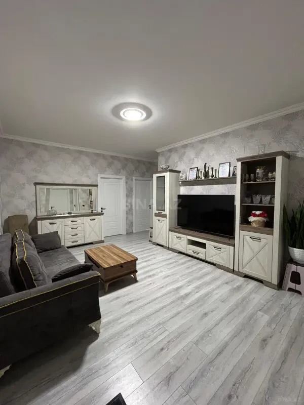 Satılır 4 otaqlı mənzil 123 m²