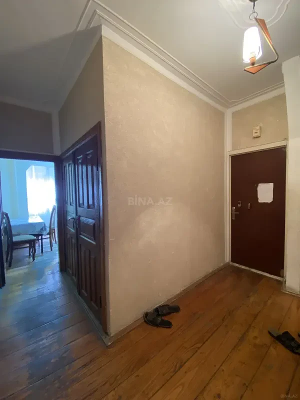 Satılır 4 otaqlı mənzil 120 m²