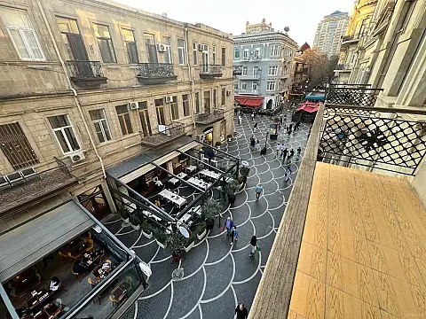 Satılır 4 otaqlı mənzil 220 m² — Bakı, Sahil qəs. 4 otaq 220.00 m²