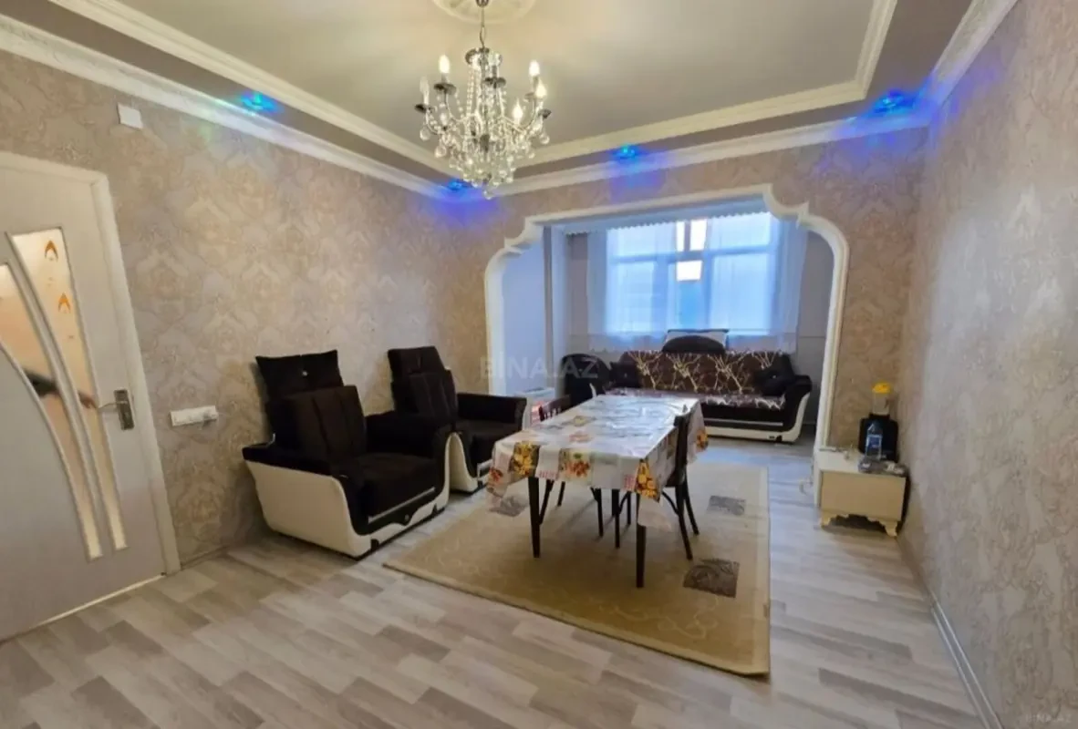 Satılır 2 otaqlı mənzil 73 m²