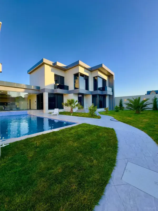 Satılır 5 otaqlı həyət evi 300 m²