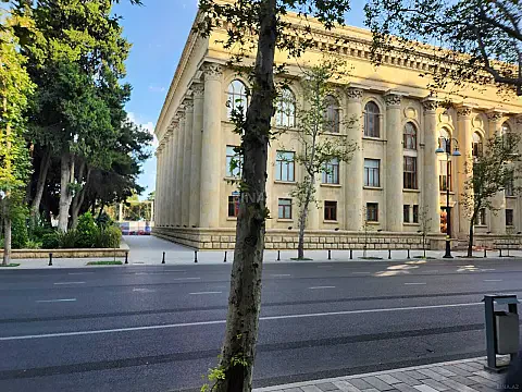 Satılır 3 otaqlı mənzil 80 m² — Bakı, Sahil qəs. 3 otaq 80.00 m²