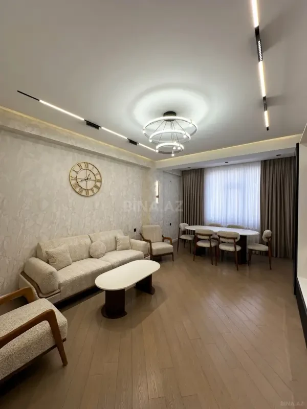 Satılır 3 otaqlı mənzil 117 m²