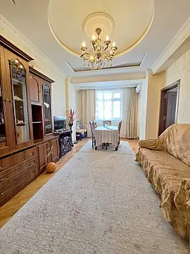 Satılır 4 otaqlı mənzil 105 m² — Bakı, İnşaatçılar 4 otaq 105.00 m²