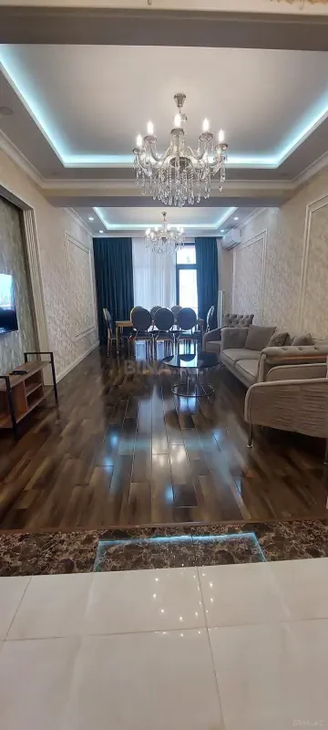Satılır 3 otaqlı mənzil 173 m²
