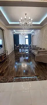 Satılır 3 otaqlı mənzil 173 m² — Bakı 3 otaq 173.00 m²
