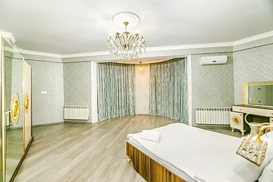 Kirayə verilir 3 otaqlı mənzil 136 m² — Bakı 3 otaq 136.00 m²