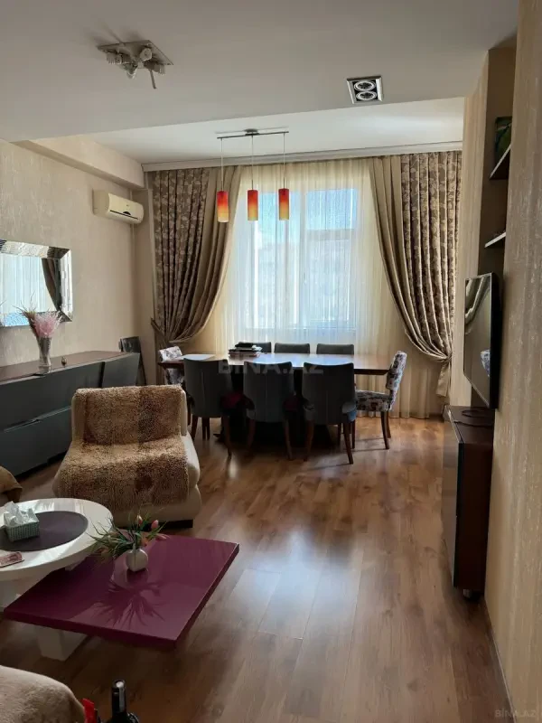 Satılır 3 otaqlı mənzil 93 m²