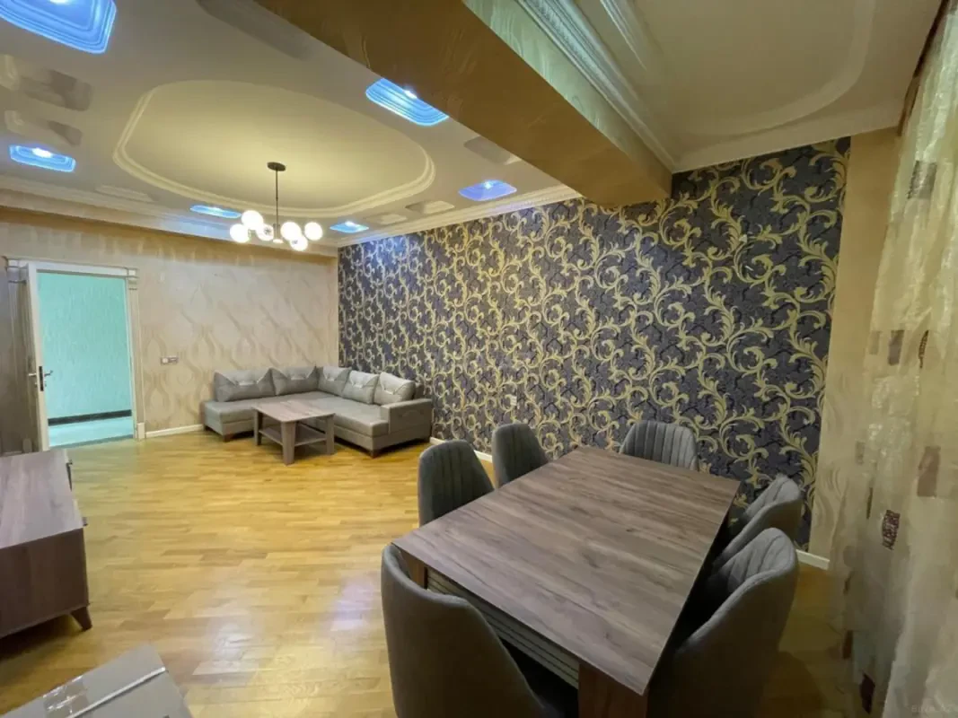 Kirayə verilir 3 otaqlı mənzil 120 m²