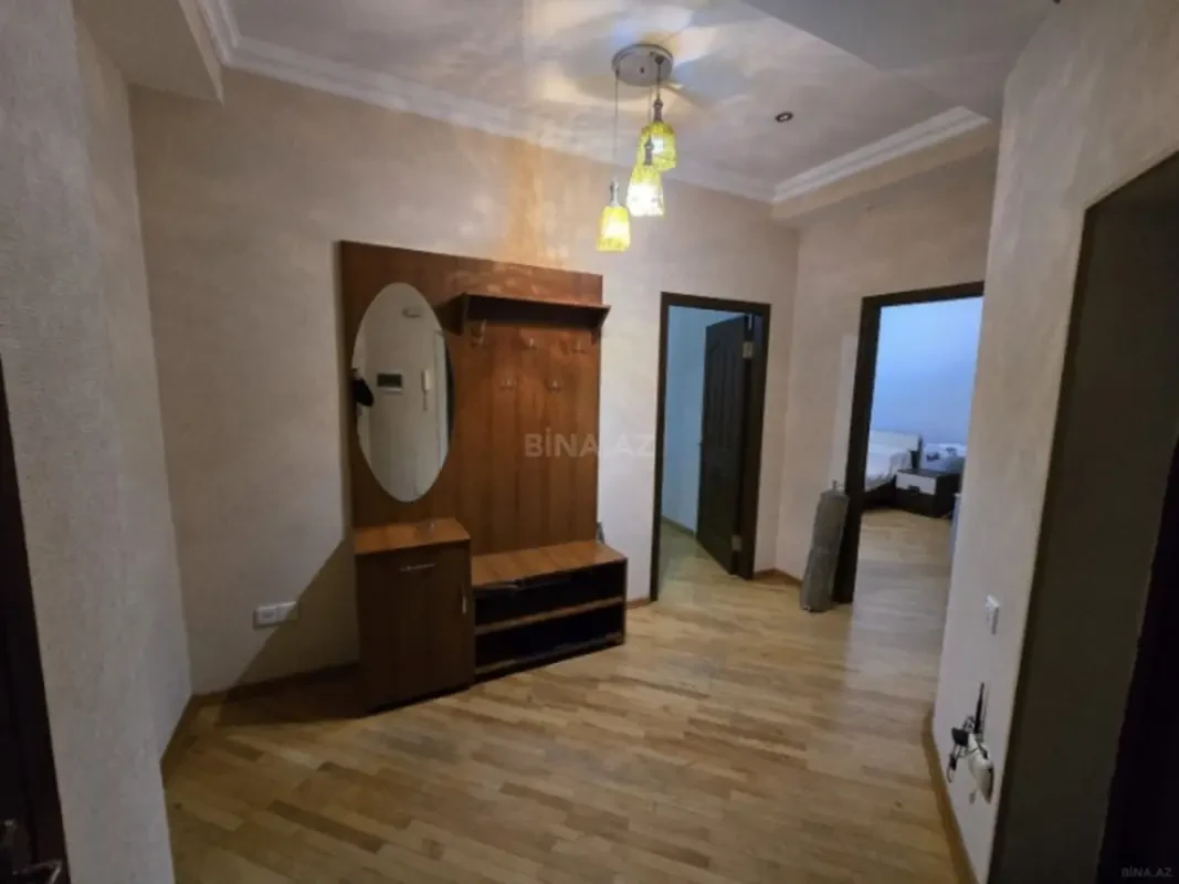 Satılır 2 otaqlı mənzil 83 m²