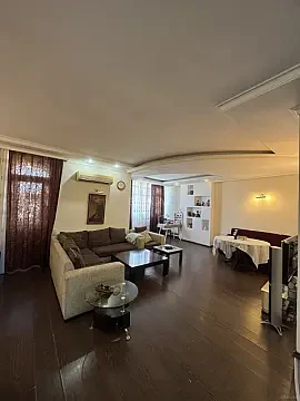 Satılır 4 otaqlı mənzil 198 m² — Bakı, İnşaatçılar 4 otaq 198.00 m²