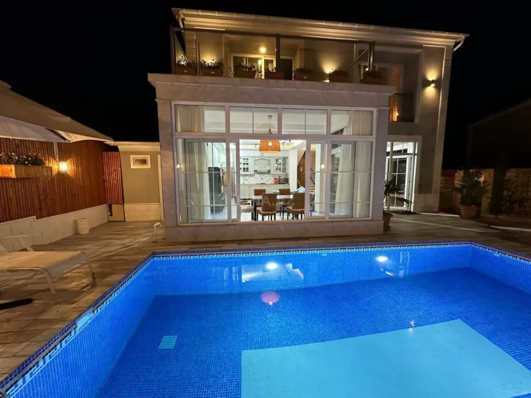 Kirayə verilir 4 otaqlı həyət evi 205 m²