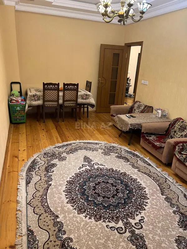 Kirayə verilir 2 otaqlı mənzil 95 m²