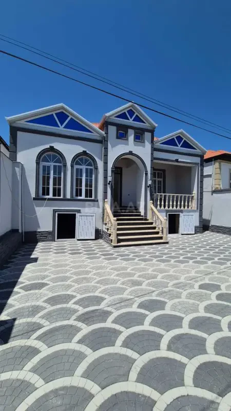 Satılır 4 otaqlı həyət evi 130 m²