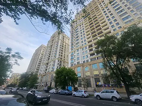 Satılır 3 otaqlı mənzil 130 m² — Bakı 3 otaq 130.00 m²