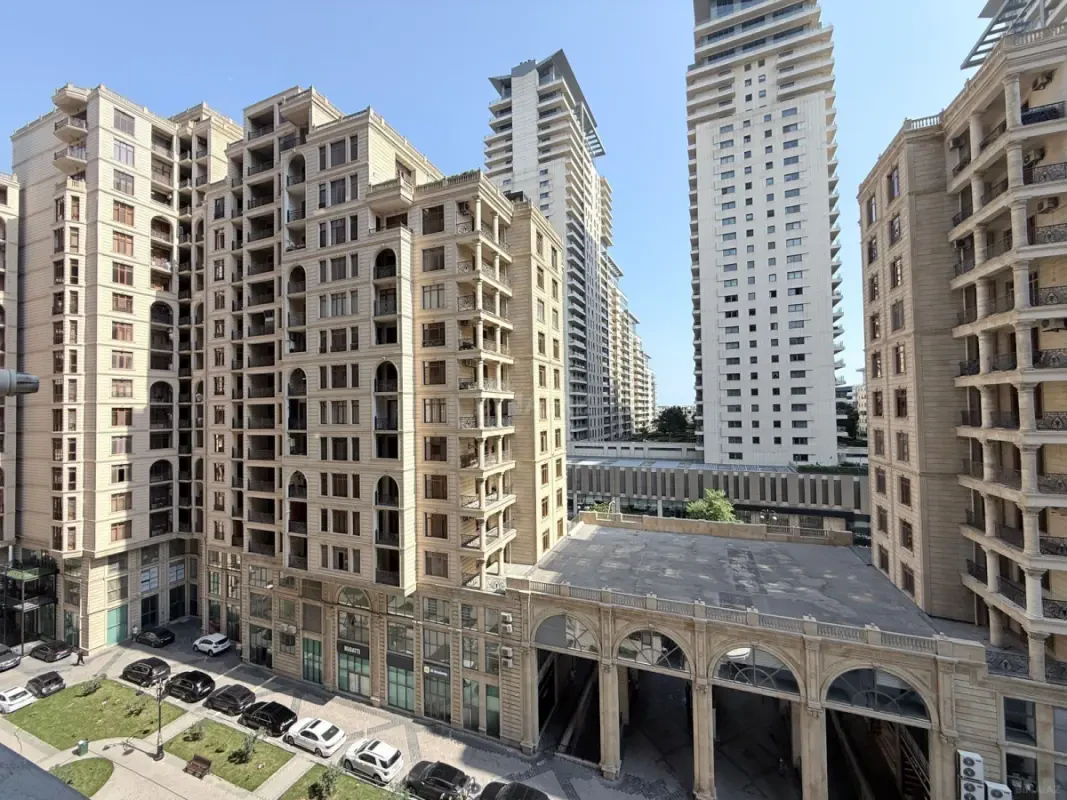 Satılır 2 otaqlı mənzil 100 m²