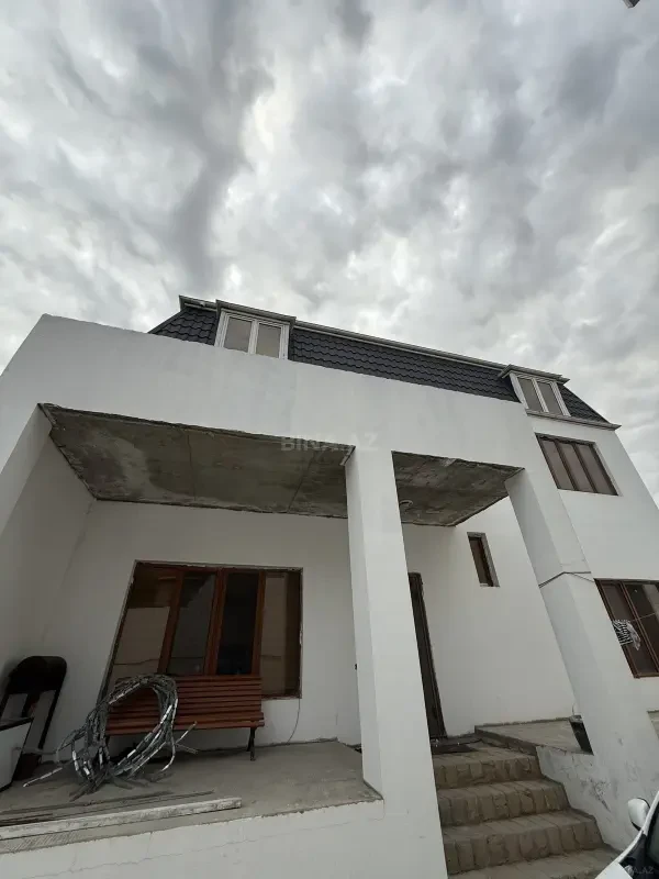 Satılır 7 otaqlı həyət evi 390 m²