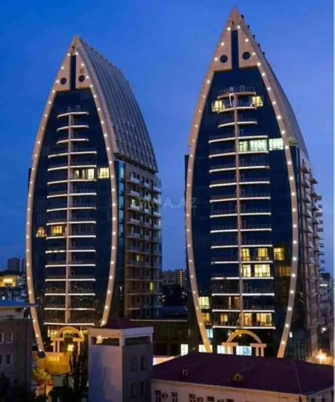 Satılır 3 otaqlı mənzil 156 m²