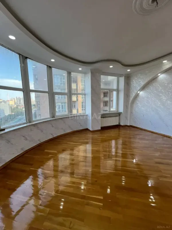Satılır 3 otaqlı mənzil 160 m²