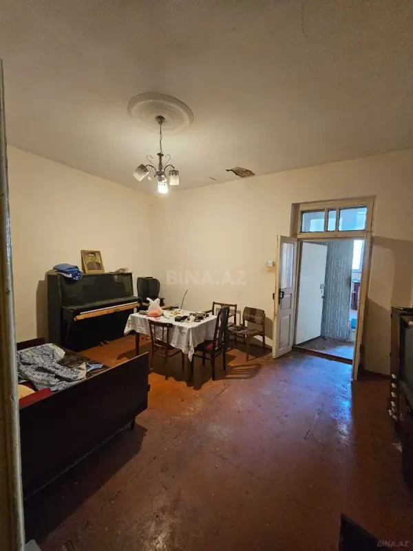 Satılır 5 otaqlı həyət evi 241 m²