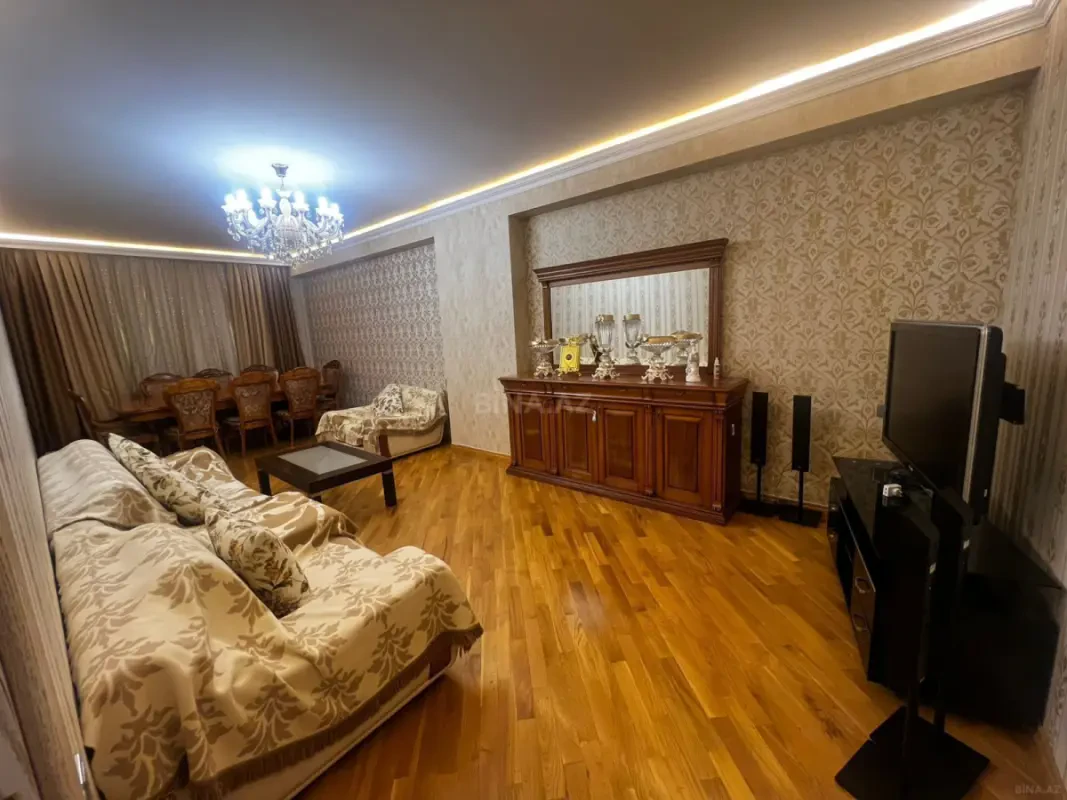 Kirayə verilir 2 otaqlı mənzil 106 m²
