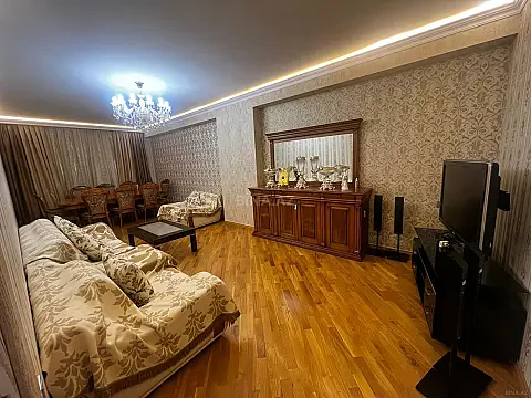Kirayə verilir 2 otaqlı mənzil 106 m² — Bakı, Xətai 2 otaq 106.00 m²