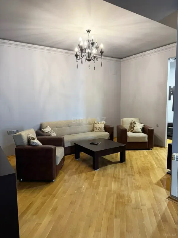 Kirayə verilir 3 otaqlı mənzil 110 m²