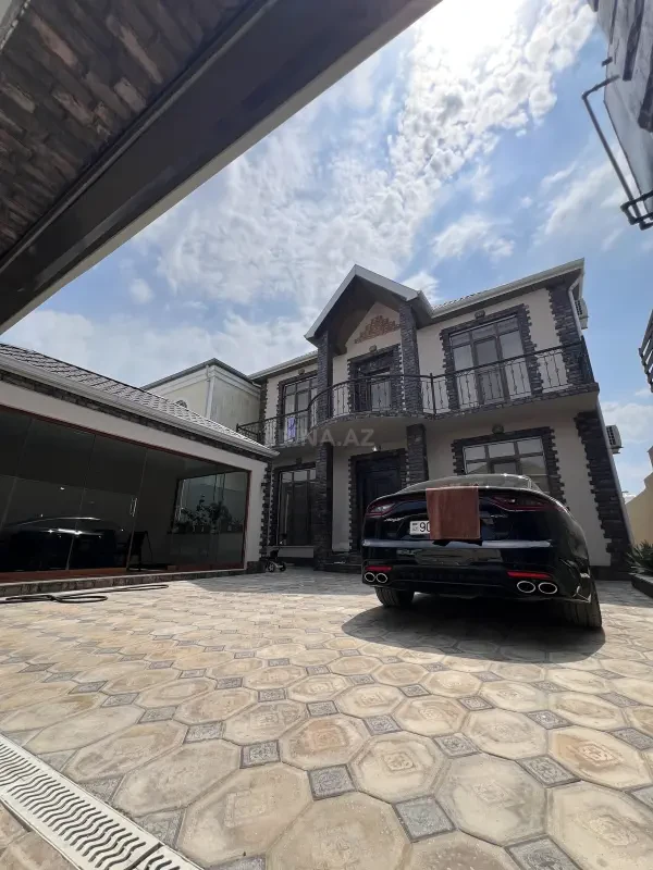 Satılır 5 otaqlı həyət evi 200 m²