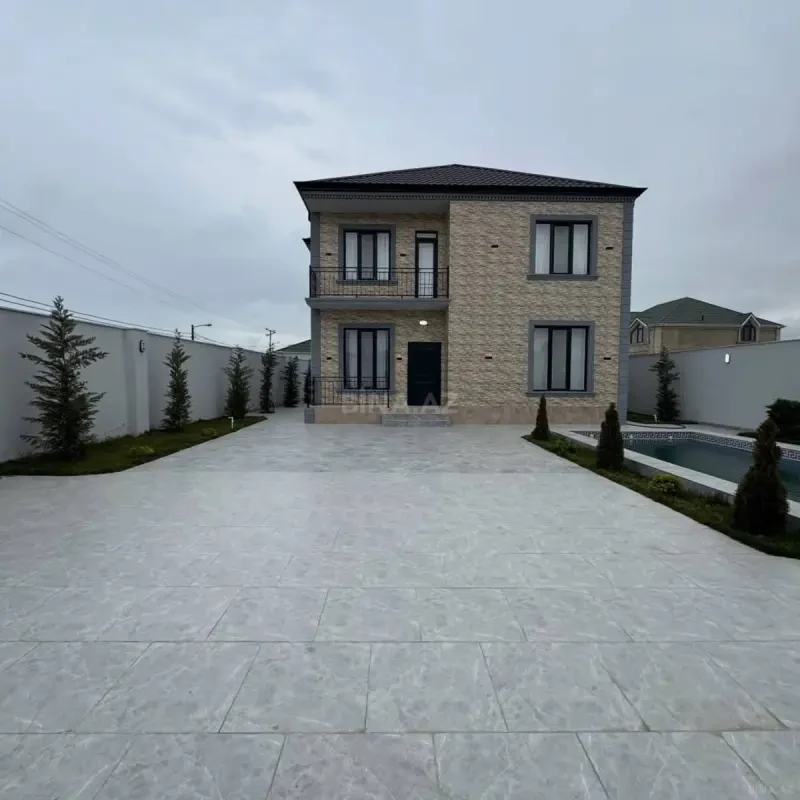 Satılır 6 otaqlı həyət evi 270 m²