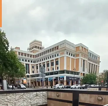 Kirayə verilir 5 otaqlı mənzil 90 m² — Bakı, Sahil qəs. 5 otaq 90.00 m²