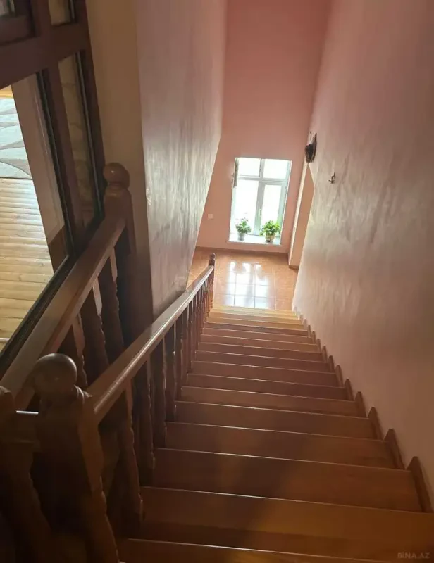 Satılır həyət evi 330 m²