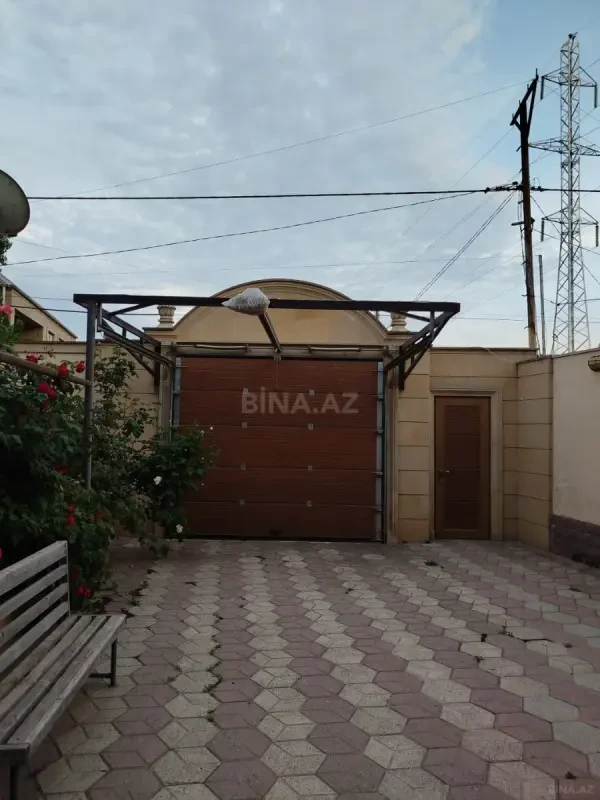 Satılır 7 otaqlı həyət evi 190 m²
