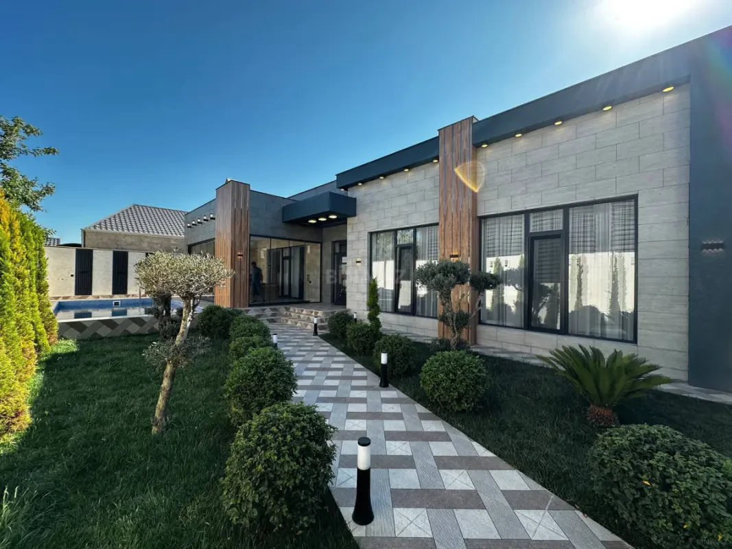 Satılır 4 otaqlı həyət evi 220 m²