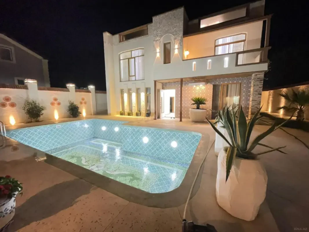 Satılır 7 otaqlı həyət evi 370 m²