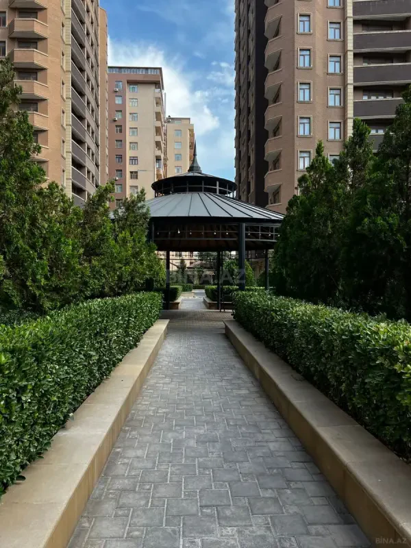 Kirayə verilir 2 otaqlı mənzil 85 m²