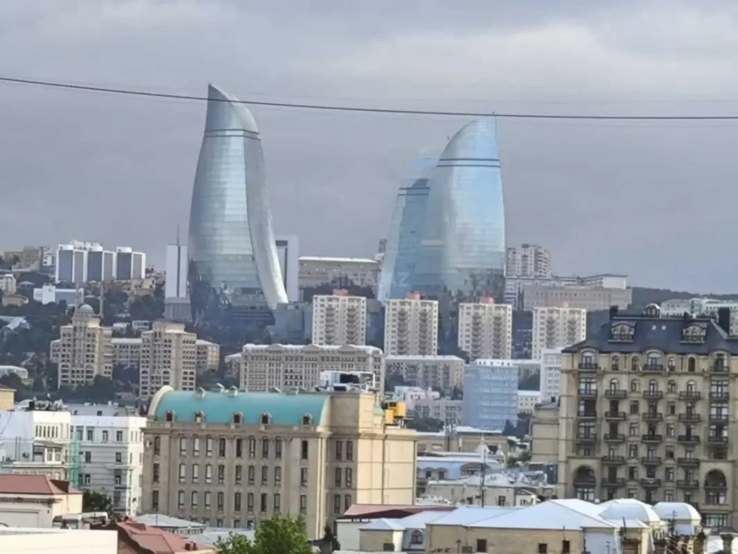 Kirayə verilir 2 otaqlı mənzil 65 m²