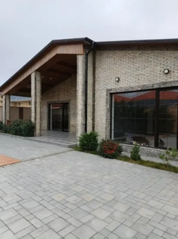 Satılır 4 otaqlı həyət evi 190 m²
