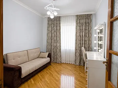 Satılır 5 otaqlı mənzil 120 m² — Bakı, Yeni Günəşli 5 otaq 120.00 m²