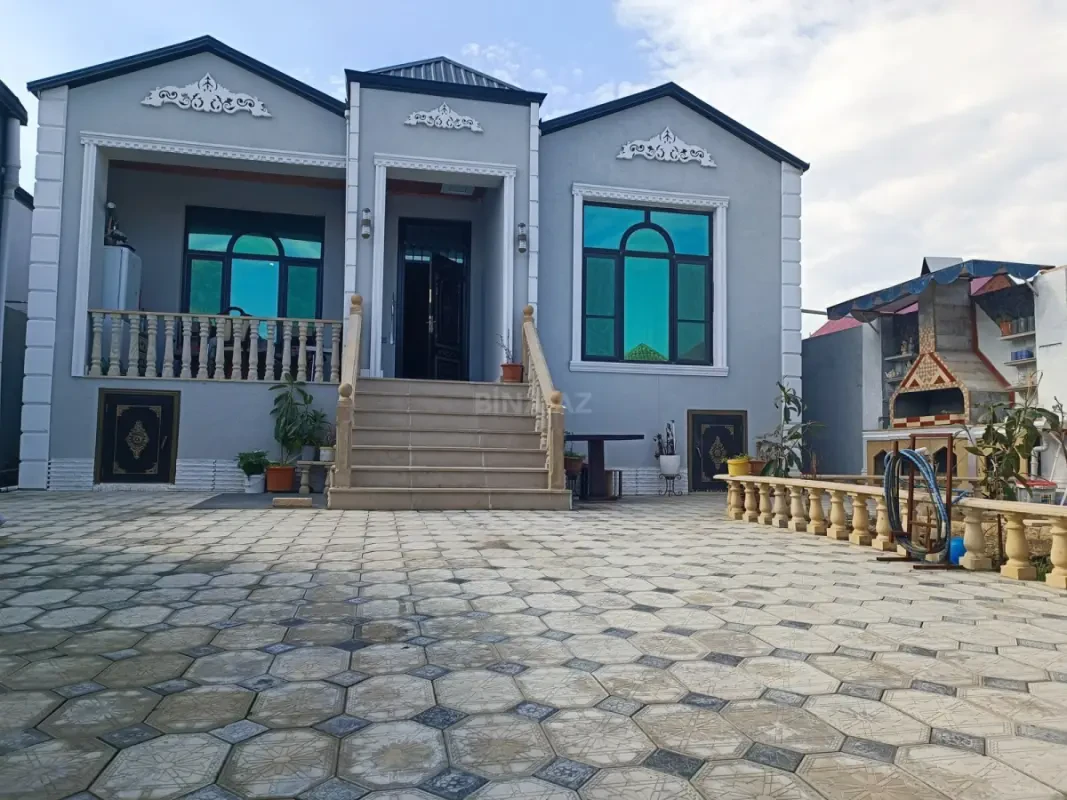 Satılır 4 otaqlı həyət evi 130 m²