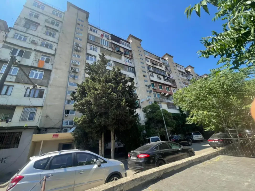 Satılır 4 otaqlı mənzil 110 m²