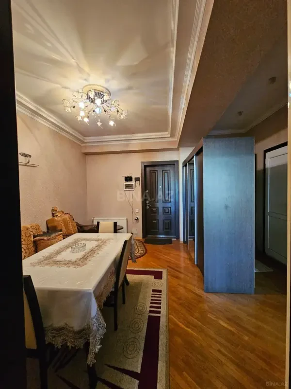 Kirayə verilir 2 otaqlı mənzil 75 m²