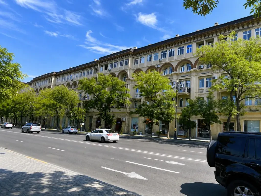 Satılır 3 otaqlı mənzil 99 m²