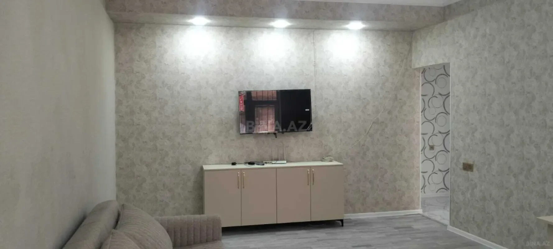 Kirayə verilir 2 otaqlı mənzil 82 m²