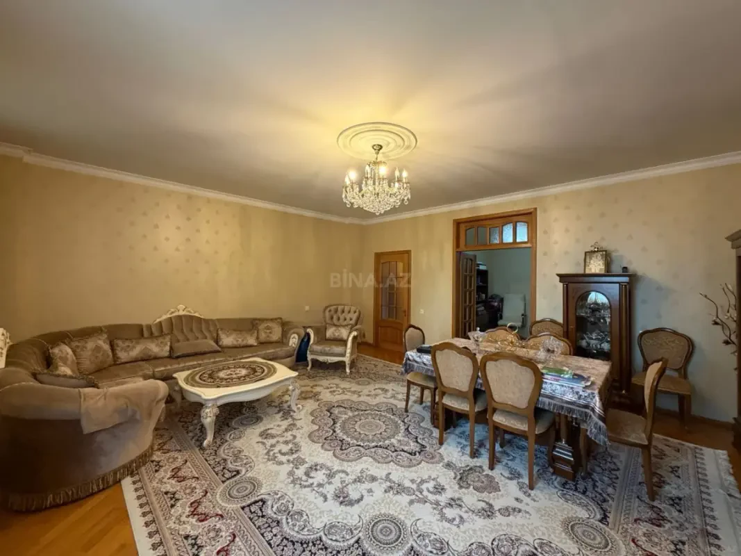 Satılır 3 otaqlı mənzil 140 m²