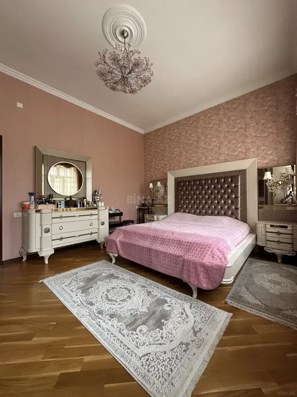 Satılır 6 otaqlı həyət evi 450 m²