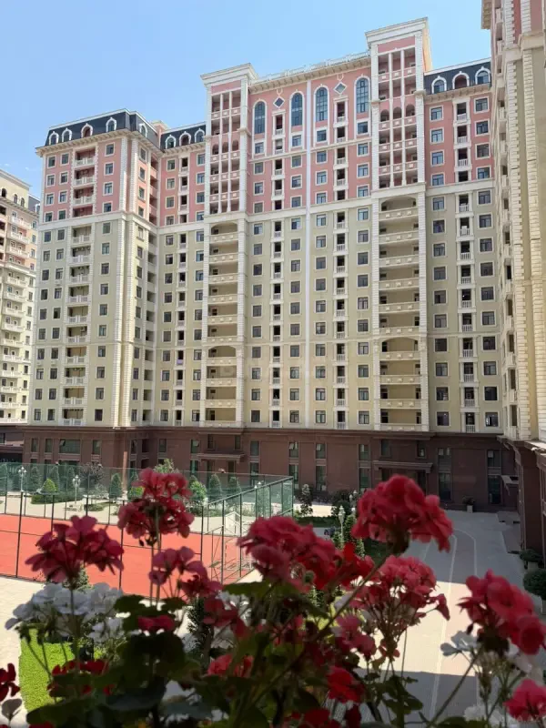 Satılır 3 otaqlı mənzil 117 m²
