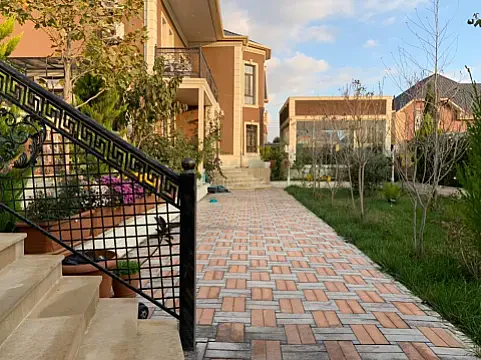 Satılır 5 otaqlı həyət evi 250 m² — Bakı, Novxanı 5 otaq 250.00 m²