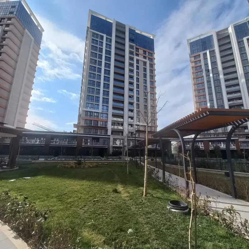 Satılır 2 otaqlı mənzil 63 m²